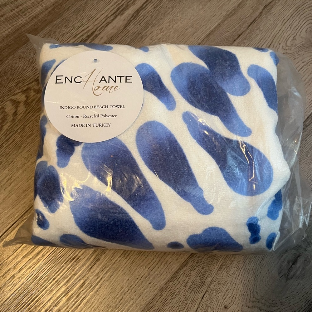 Enchante Home Indigo Round Beach Towel